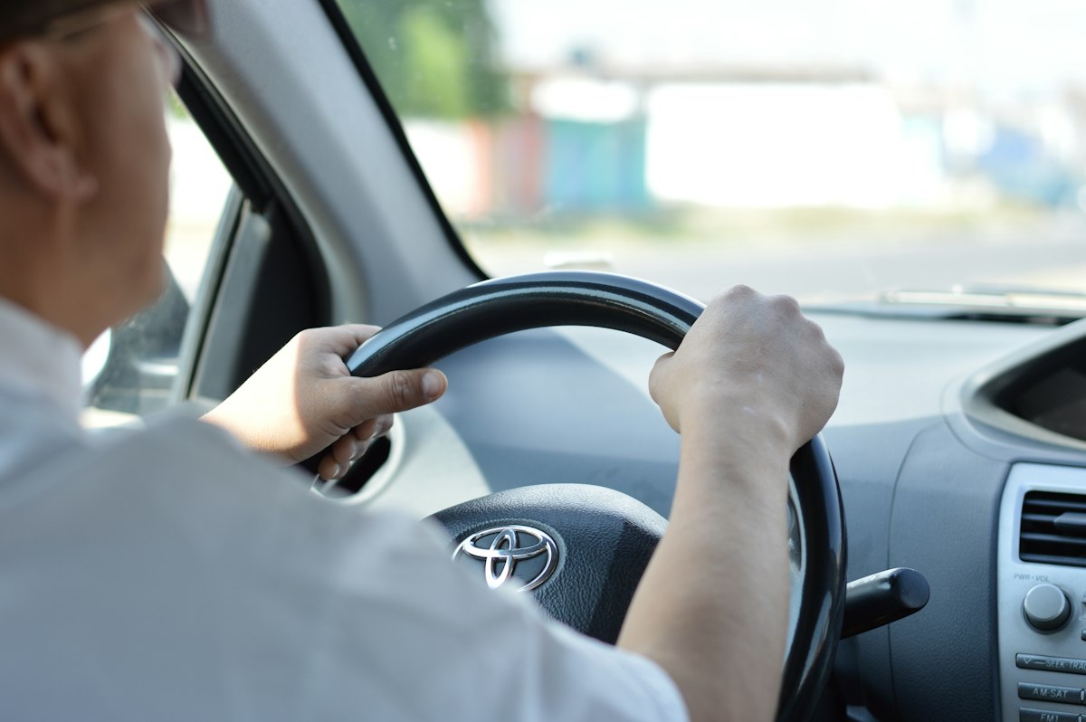 Leerling tijdens uitgebreide rijles van 90 minuten
